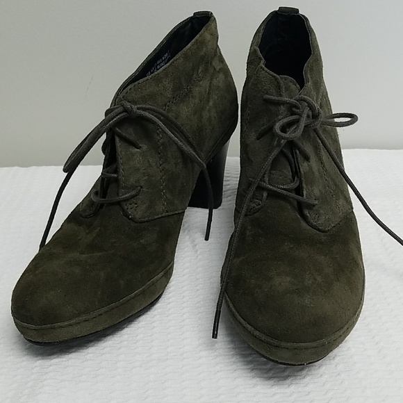 Clark's Artisan Lace Up Booties - Picture 3 of 6